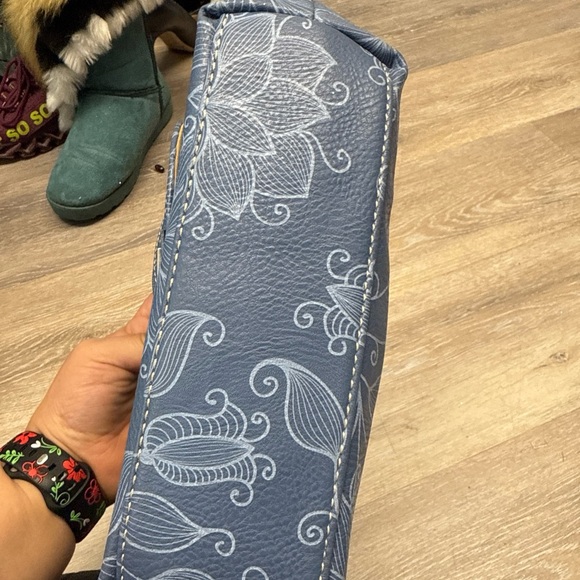 Multi-Sac Blue Tone Crossbody Bag Size 8H X 8L Leather Zipper pockets - Picture 7 of 13